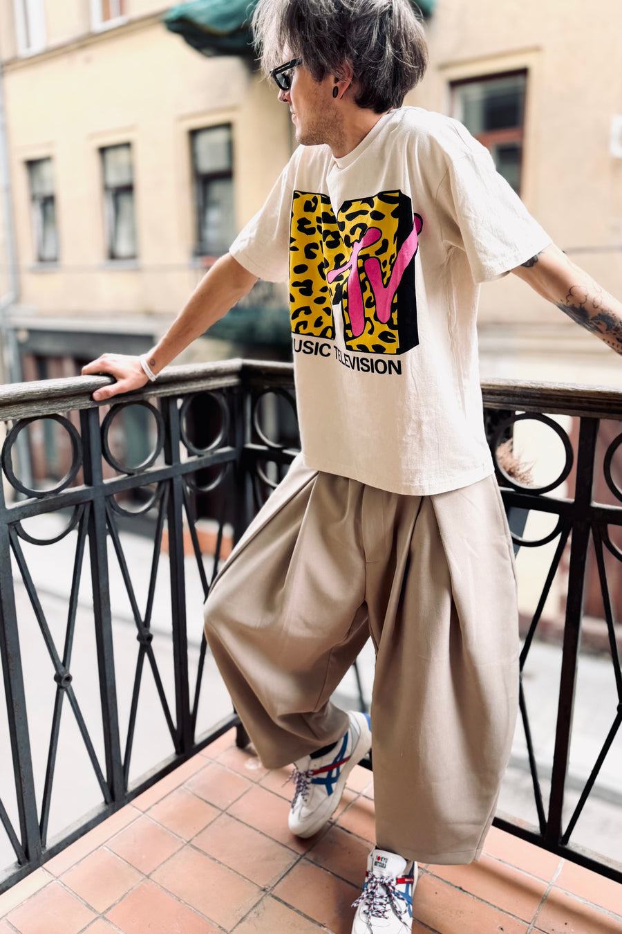 MTV Leopard Print Graphic T-Shirt - Cream / Vintage White