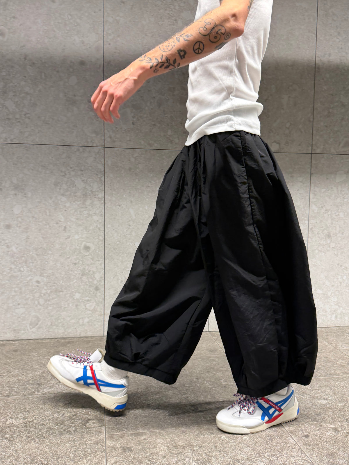 Ultra-Wide Balloon Pleated Pants