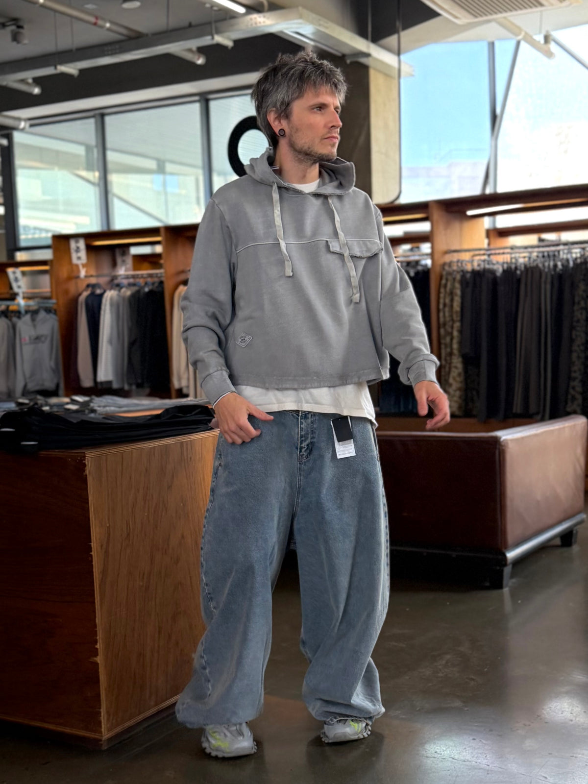Super Wide-Leg Washed Baggy Jeans