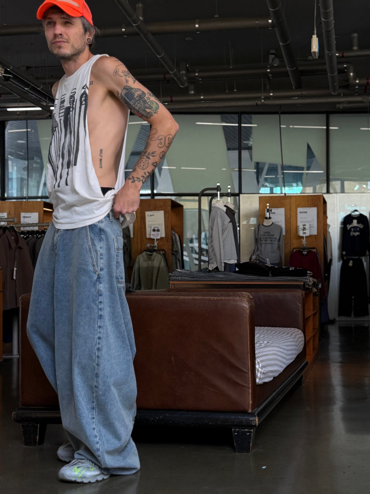 Super Wide-Leg Washed Baggy Jeans